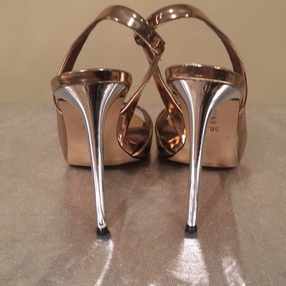 NWOT BCBG Rose Gold Heels - Picture 4 of 4